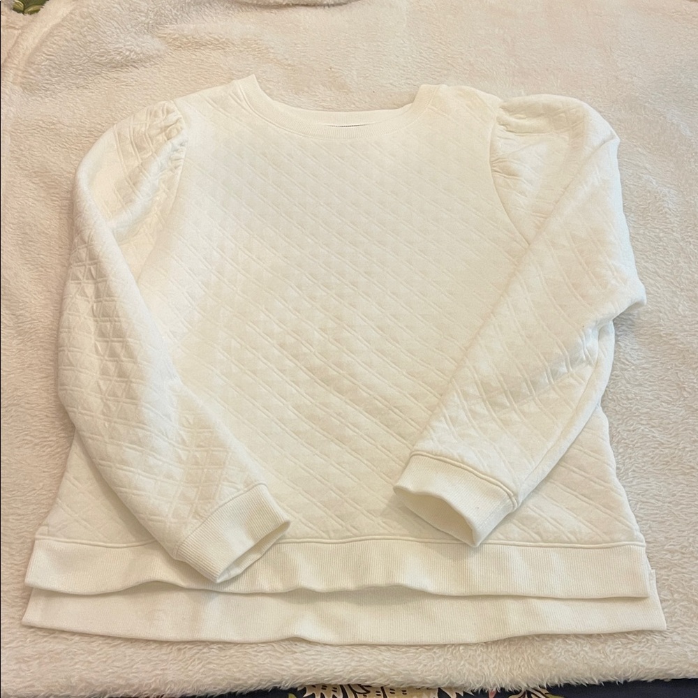 Elegant White Quilted Women's Sweatshirt